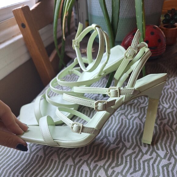 NWOT strappy green call it spring heels - Picture 2 of 6